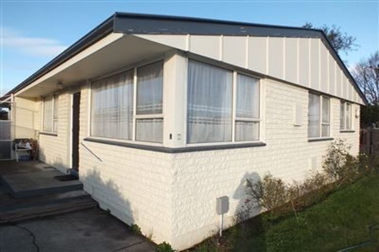 Photo of property in 1/4 Division Street, Riccarton, Christchurch, 8041