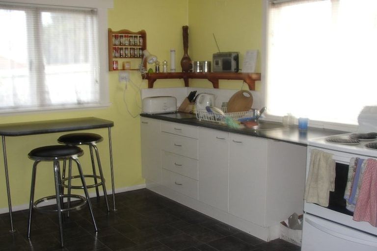 Photo of property in 8 Verel Street, Fairfield, Hamilton, 3214