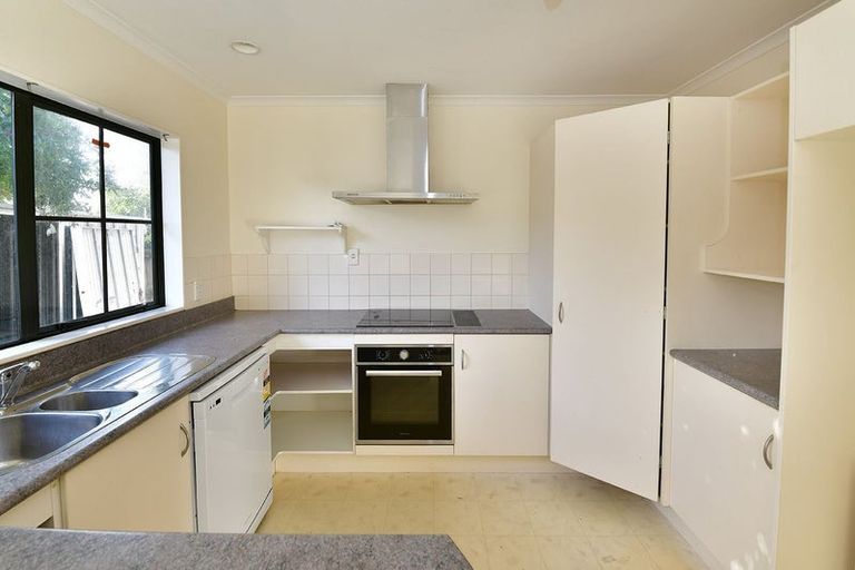 Photo of property in 1/20 Greta Place, Stanmore Bay, Whangaparaoa, 0932