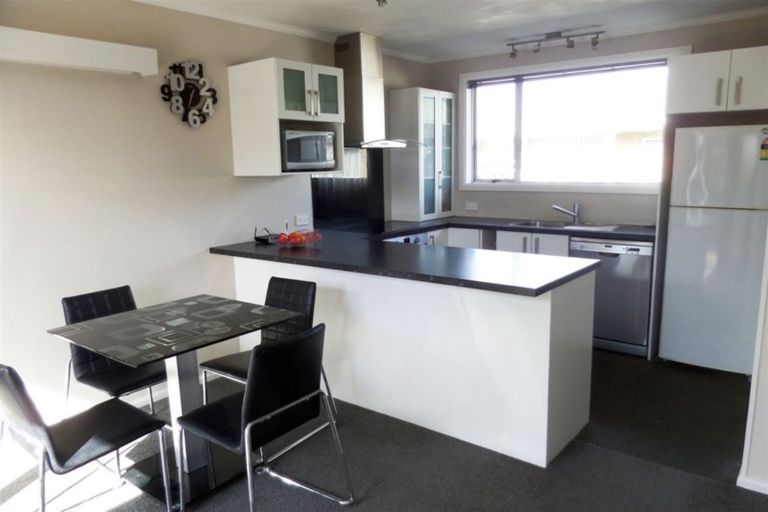 Photo of property in 5 Dunluce Place, Hornby, Christchurch, 8042