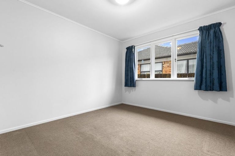 Photo of property in 6 Coles Place, Manurewa, Auckland, 2102