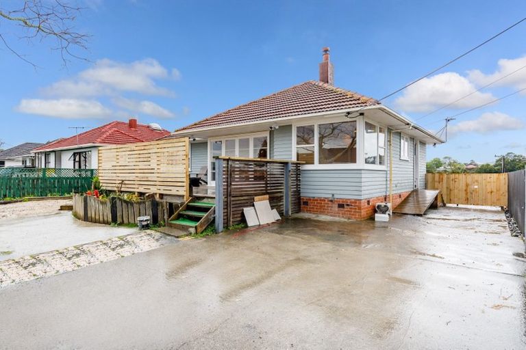 Photo of property in 8 Kiernan Place, Kelston, Auckland, 0602