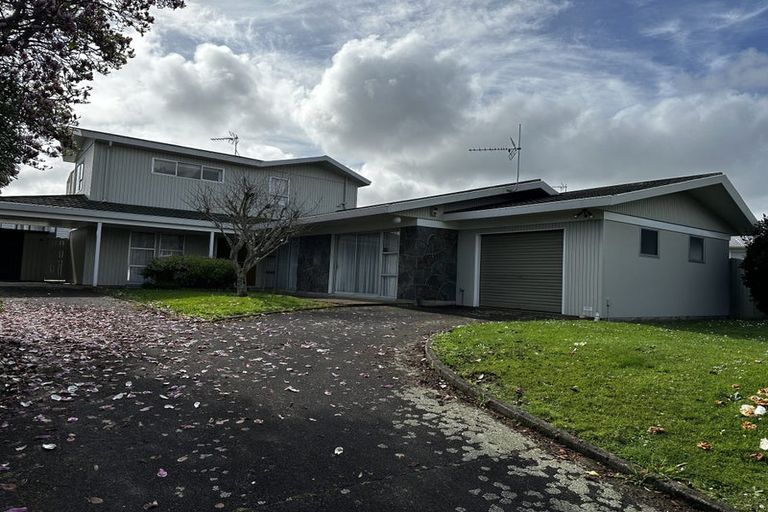 Photo of property in 12 Halberg Street, Papakura, 2110