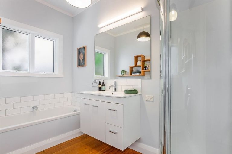 Photo of property in 6 Bay Drive, Titahi Bay, Porirua, 5022