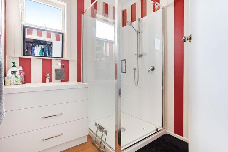 Photo of property in 17 Takanini Road, Takanini, 2112