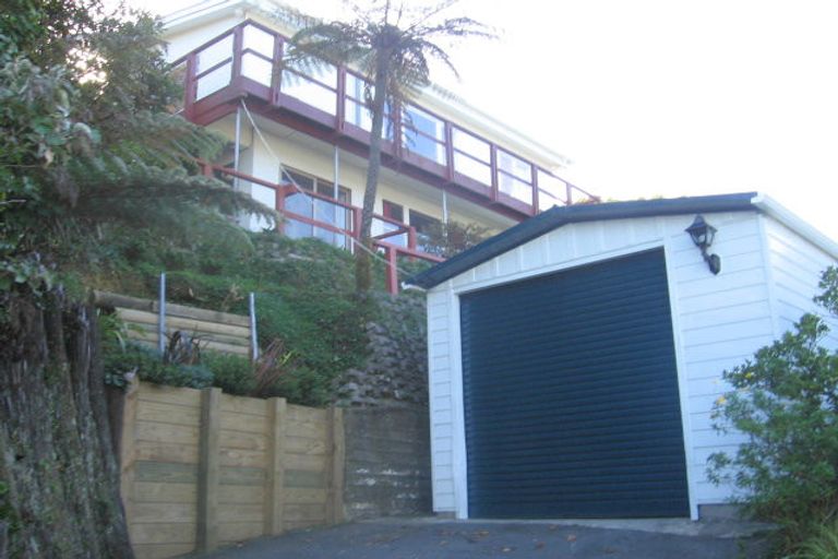 Photo of property in 32 Waitohu Road, York Bay, Lower Hutt, 5013