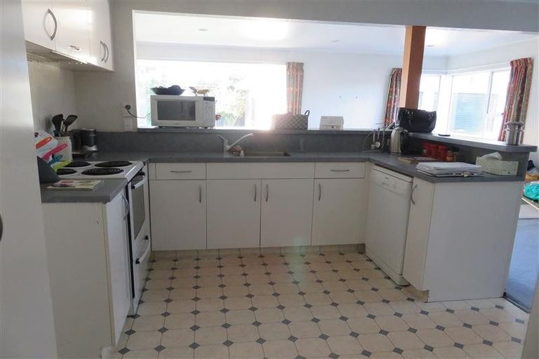 Photo of property in 615 Avenue Road West, Saint Leonards, Hastings, 4120