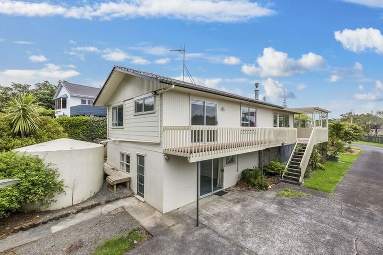 Photo of property in 25 Dobell Road, Stanmore Bay, Whangaparaoa, 0932