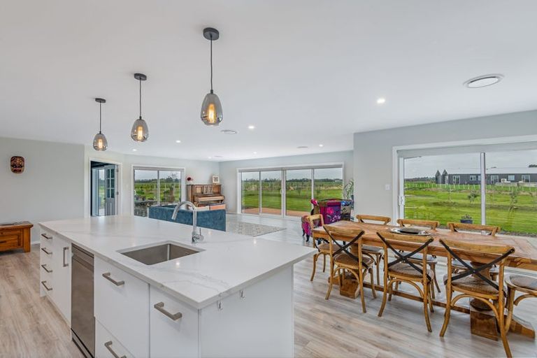 Photo of property in 455e Taonui Road, Colyton, Feilding, 4775