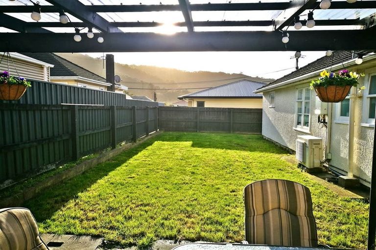 Photo of property in 175 Wainuiomata Road, Wainuiomata, Lower Hutt, 5014