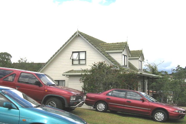 Photo of property in 4 Glenbury Place, Massey, Auckland, 0614