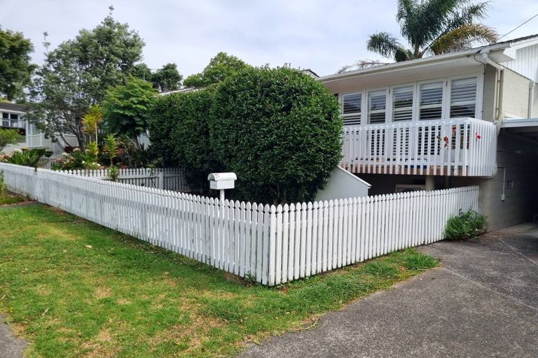 Photo of property in 1/24 Liston Crescent, Cockle Bay, Auckland, 2014