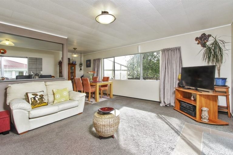 Photo of property in 2/46 Brandon Road, Glen Eden, Auckland, 0602