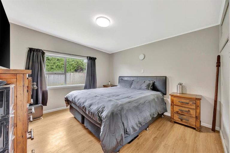 Photo of property in 5 Oak Avenue, Nawton, Hamilton, 3200