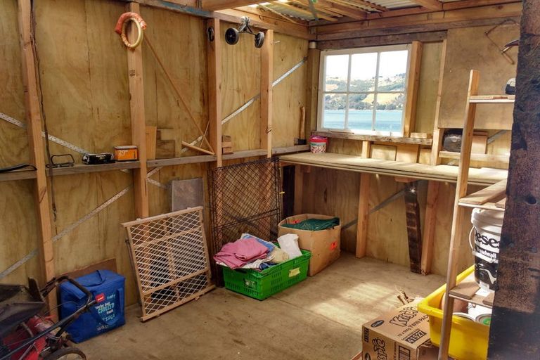 Photo of property in 215 Ravensbourne Road, Ravensbourne, Dunedin, 9022