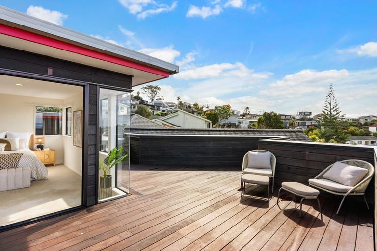 Photo of property in 22 Calypso Place, Rothesay Bay, Auckland, 0630