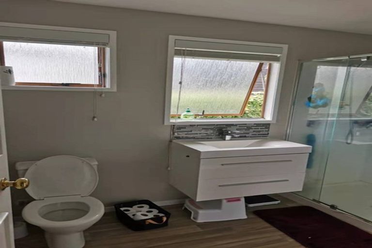 Photo of property in 49 Lavery Place, Sunnynook, Auckland, 0632