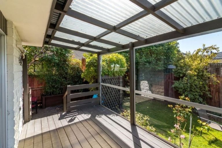 Photo of property in 2/11 Manatu Lane, Waltham, Christchurch, 8023