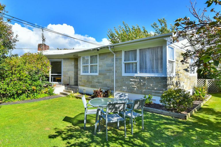 Photo of property in 5 Barnard Place, Manurewa East, Auckland, 2102