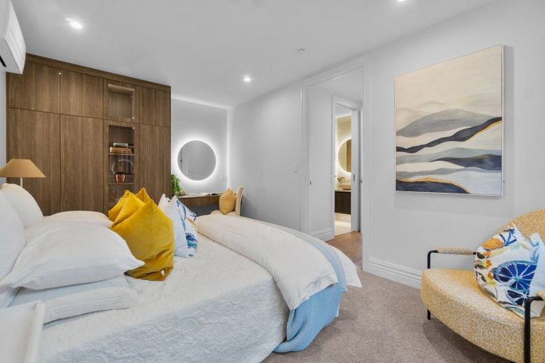 Photo of property in 2/21 Eastcliffe Road, Castor Bay, Auckland, 0620