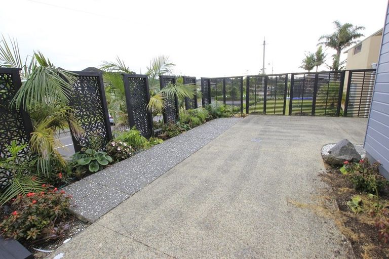 Photo of property in 15 Newbury Place, Schnapper Rock, Auckland, 0632