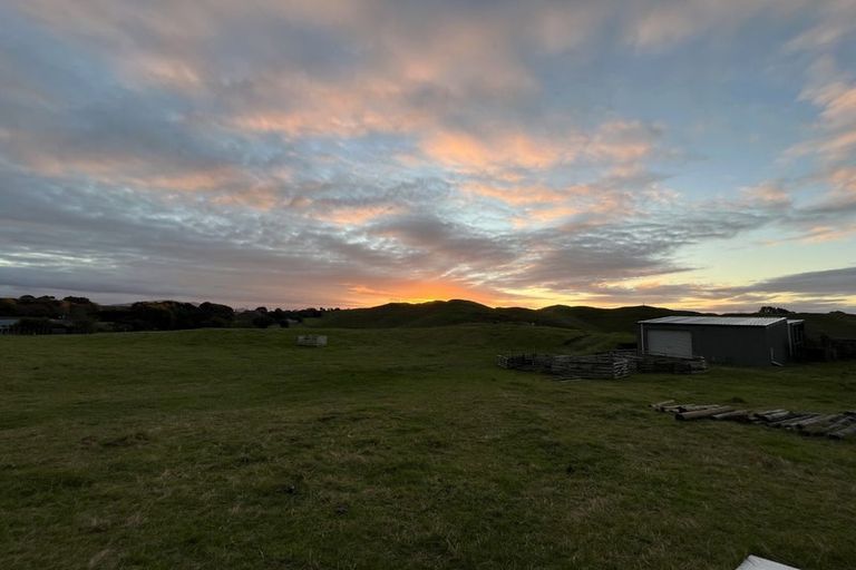 Photo of property in 136 Derham Road, Te Horo, Otaki, 5581