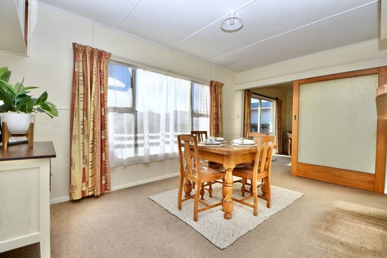 Photo of property in 22 Taylor Street, Carterton, 5713