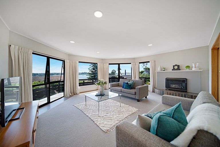 Photo of property in 35 William Bryan Drive, Half Moon Bay, Auckland, 2012
