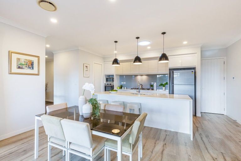 Photo of property in 26 Korako Drive, Kumeu, 0810