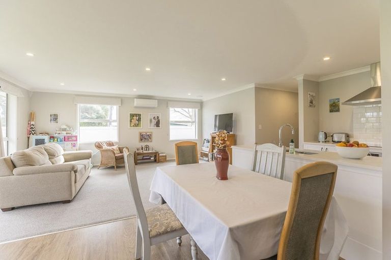 Photo of property in 27 Parata Street, Waikanae, 5036