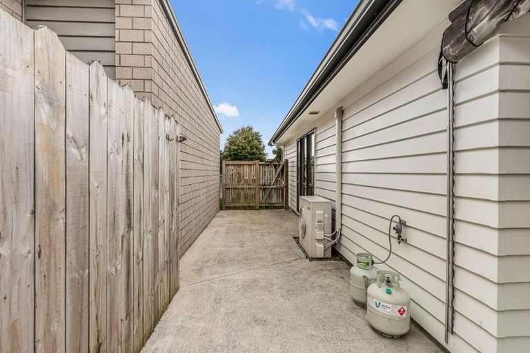 Photo of property in 17 Kotuku Crescent, Takanini, 2112