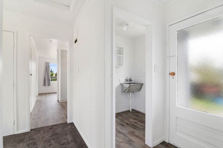 Photo of property in 77a Kawaha Point Road, Kawaha Point, Rotorua, 3010