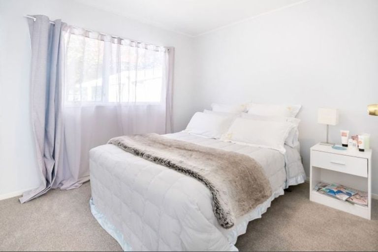 Photo of property in 106 Spinella Drive, Bayview, Auckland, 0629