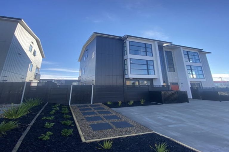 Photo of property in 28 Raranga Lane, Hobsonville, Auckland, 0616