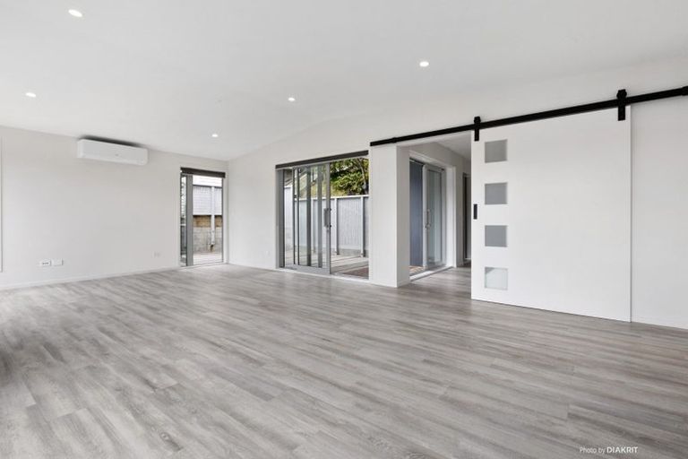 Photo of property in 83a Nevay Road, Miramar, Wellington, 6022