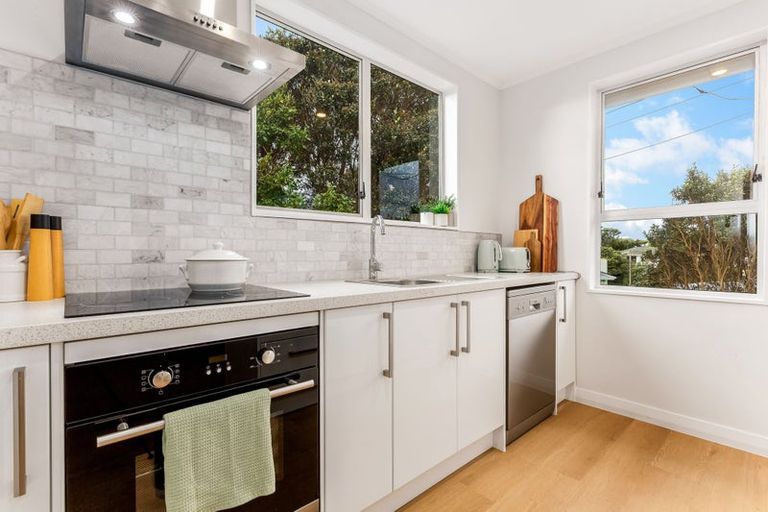 Photo of property in 4 Taupiri Crescent, Titahi Bay, Porirua, 5022