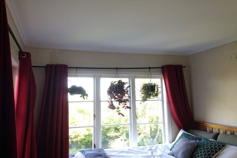 Photo of property in 84 Ocean View Road, Northcote, Auckland, 0627