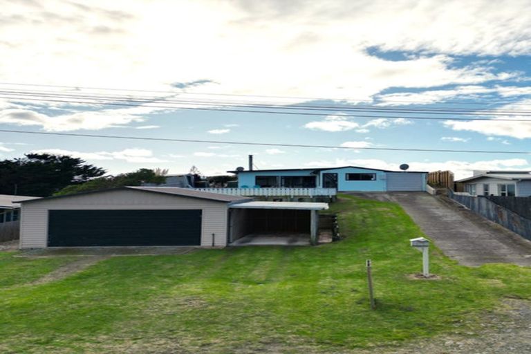 Photo of property in 15 Mack Street, Foxton Beach, Foxton, 4815