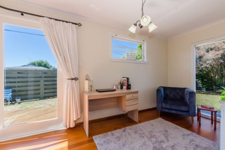 Photo of property in 20 Eatwell Avenue, Paraparaumu Beach, Paraparaumu, 5032