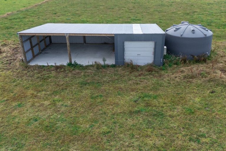 Photo of property in 38 Whitneys Road, Waimate, 7978