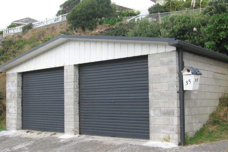 Photo of property in 35 Raukawa Street, Strathmore Park, Wellington, 6022