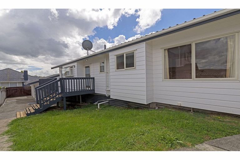 Photo of property in 2 Glendene Avenue, Glendene, Auckland, 0602