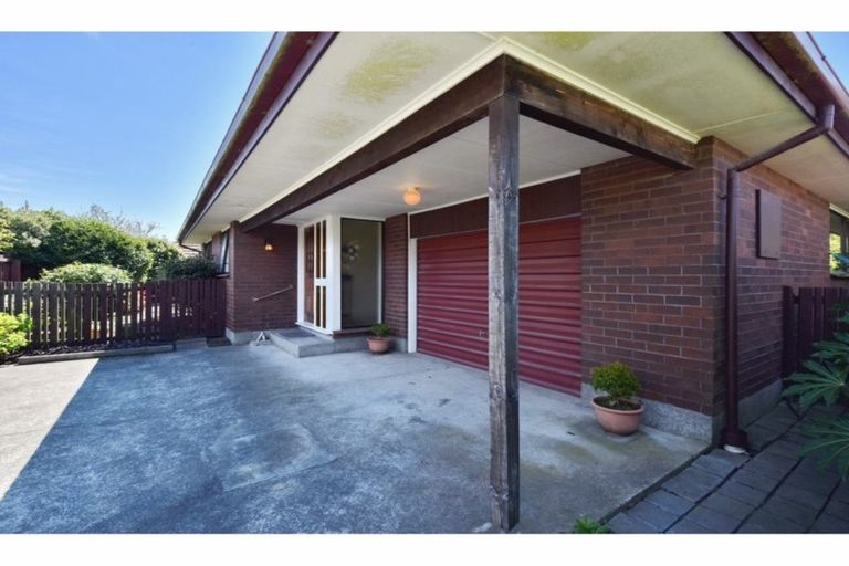Photo of property in 64a Windermere Road, Papanui, Christchurch, 8053
