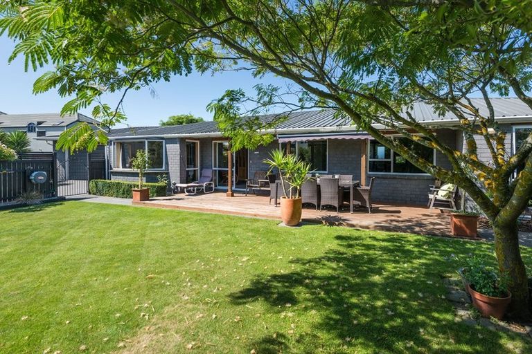 Photo of property in 16 Orlando Crescent, Waimairi Beach, Christchurch, 8083