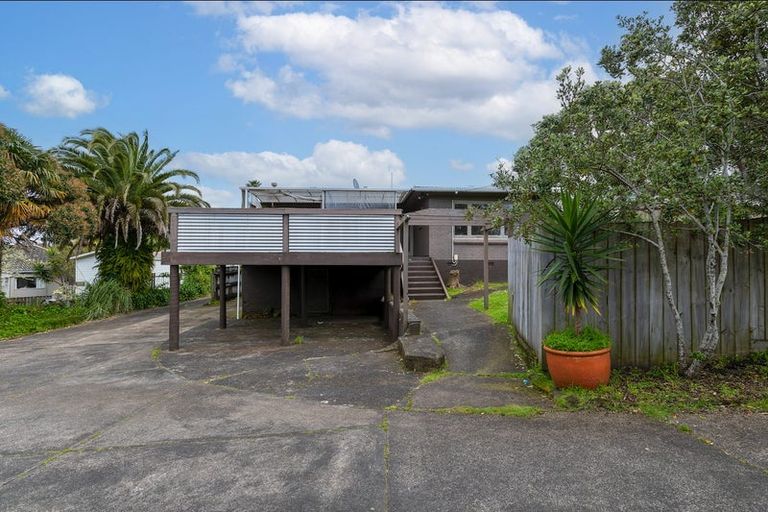 Photo of property in 51 Tirimoana Road, Te Atatu South, Auckland, 0602
