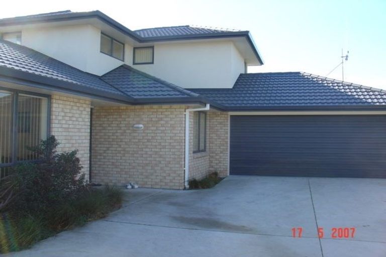 Photo of property in 8a Carisbrook Place, Rototuna North, Hamilton, 3210