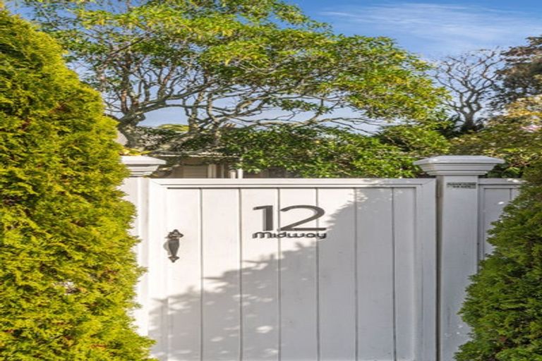 Photo of property in 12 Midway Avenue, Castor Bay, Auckland, 0620