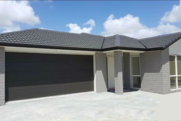 Photo of property in 54 Matua Road, Huapai, Kumeu, 0810