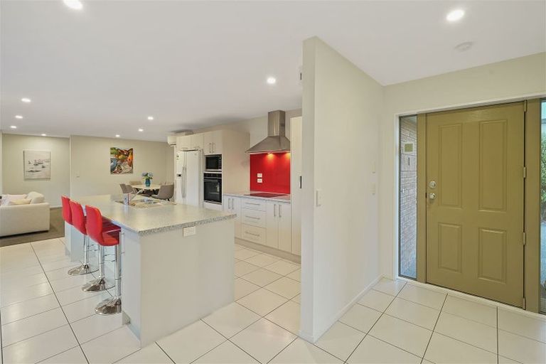 Photo of property in 8 Belgrove Place, Parklands, Christchurch, 8083