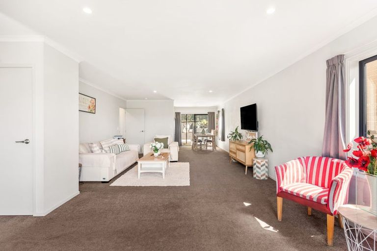 Photo of property in 14 Taiaapure Street, Weymouth, Auckland, 2103